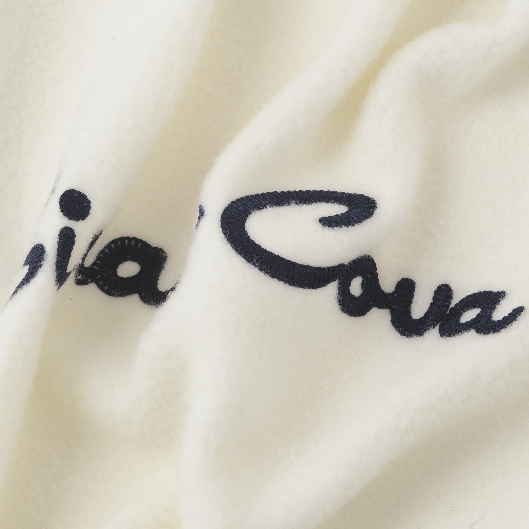 【公式】シナコバ (SINA COVA) クルーネックプルオーバー ユニセックス(男女兼用) 23210060 オフホワイトの素材感