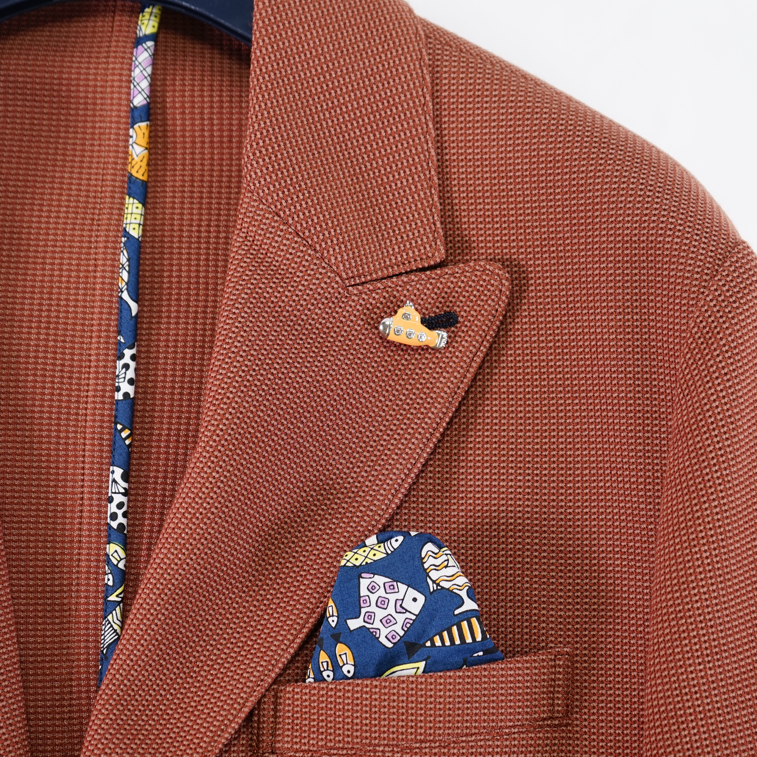 ラペルピン イエローサブマリン 57001190