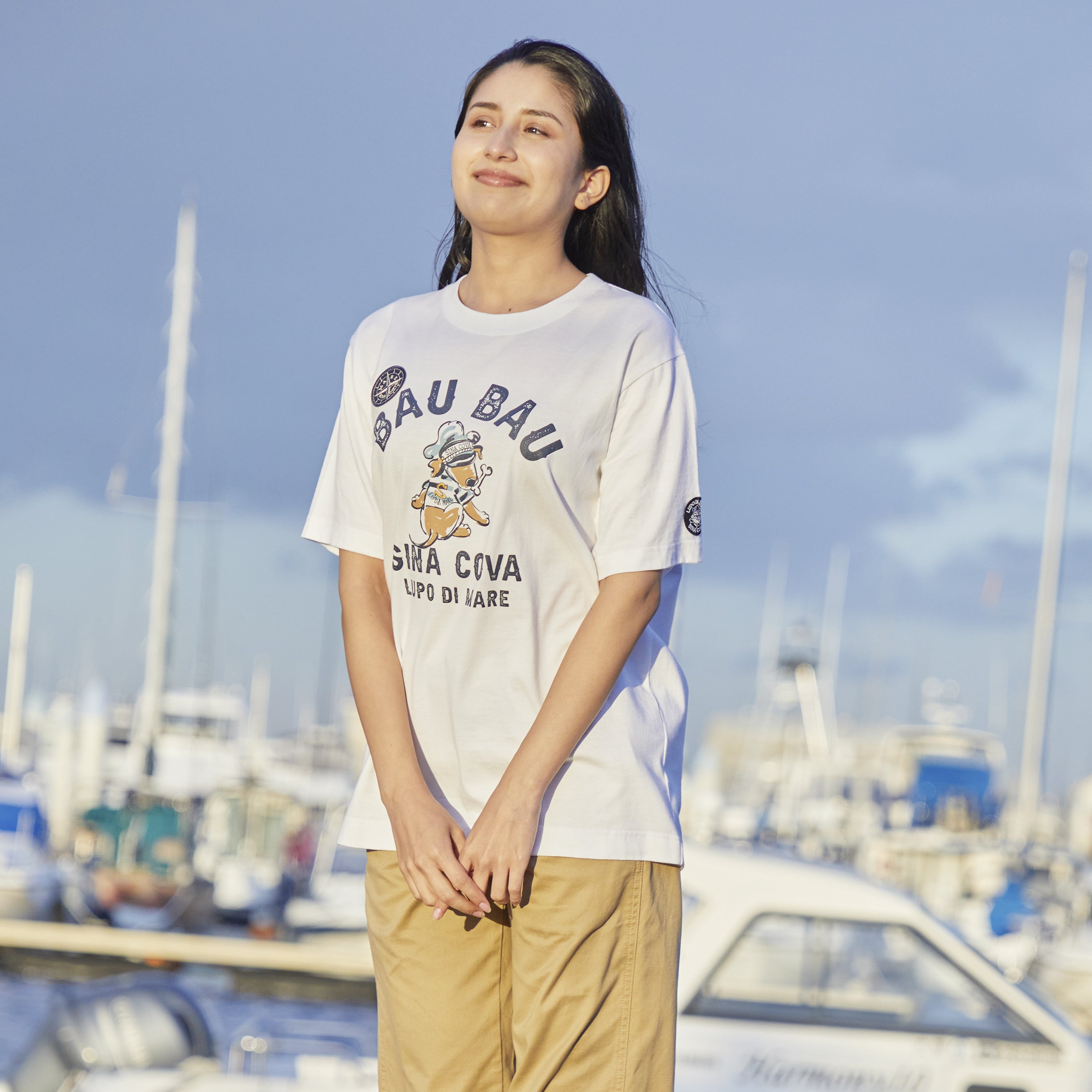 【公式】シナコバ （SINA COVA）半袖Ｔシャツ ユニセックス（男女兼用）（BAU,BAU.） 25120550