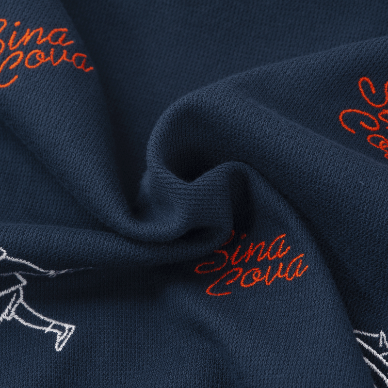 【公式】シナコバ（SINA COVA）クルーネックトレーナー　スウェット　リメイクモチーフ刺繍　23120020